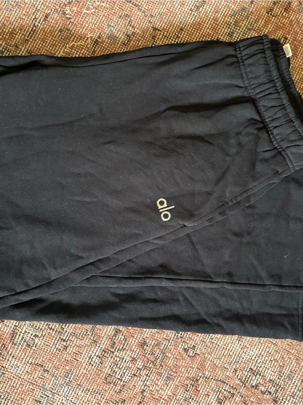 ALO Yoga Men’s Black Logo Sweat Joggers *never worn*